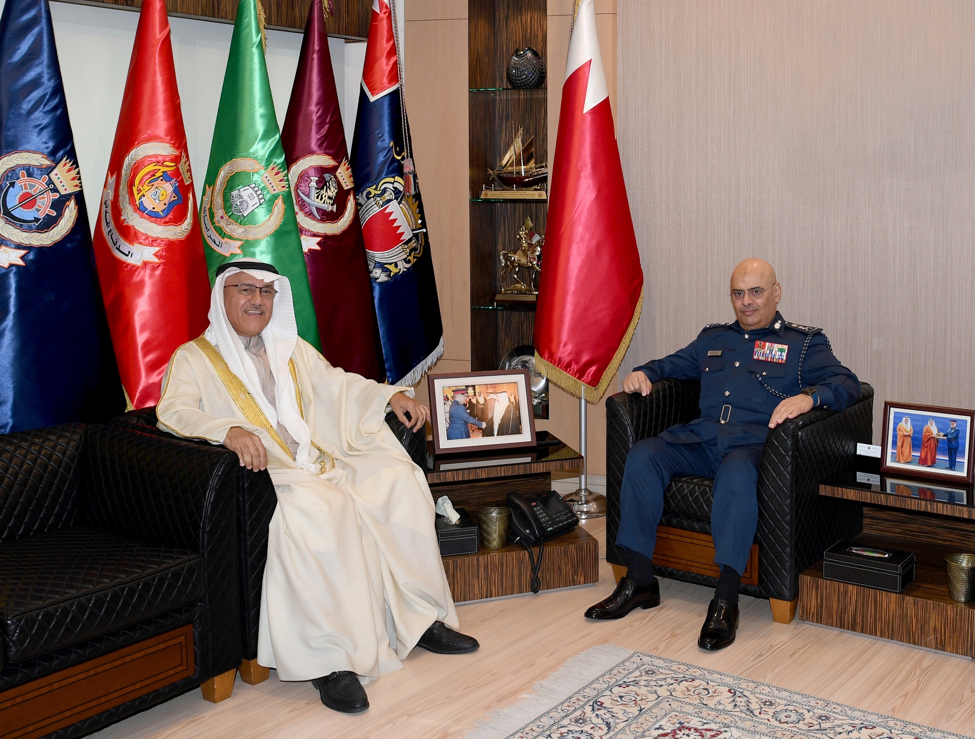 رئيس الأمن العام يستقبل مستشار شؤون المجتمع   <